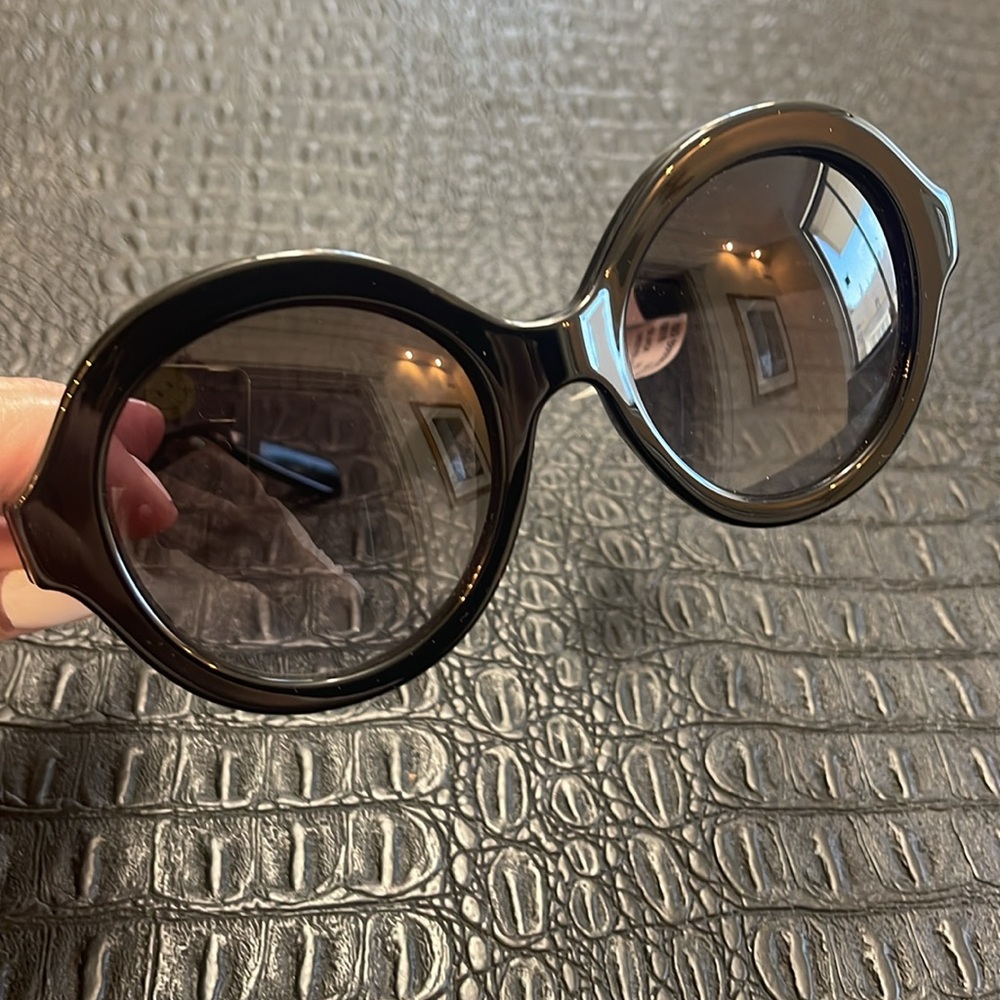 Salvatore Ferragamo Black Round Sunglasses Oversized #SF954S